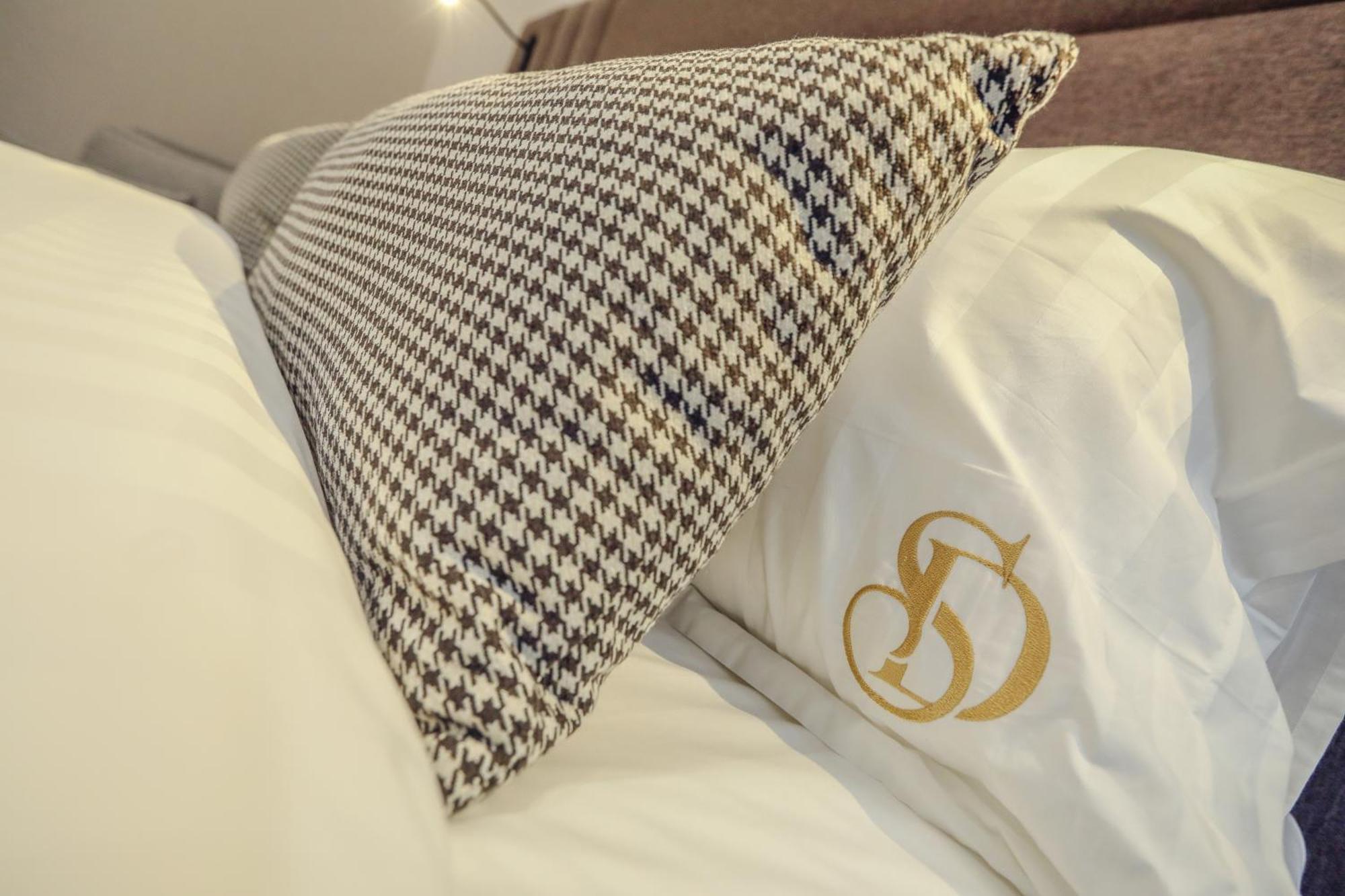 Hotel Dirista Shkodër Esterno foto