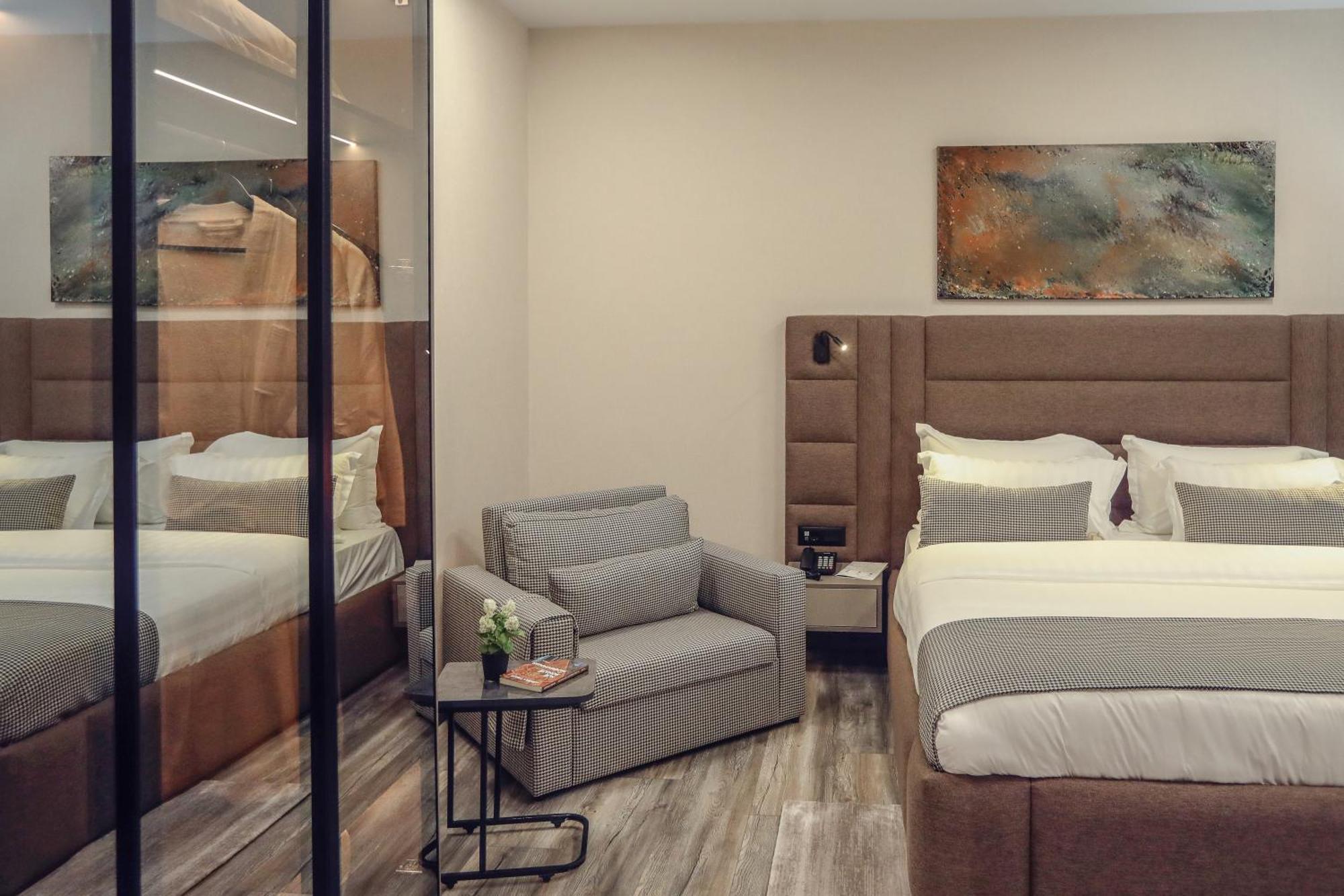 Hotel Dirista Shkodër Esterno foto
