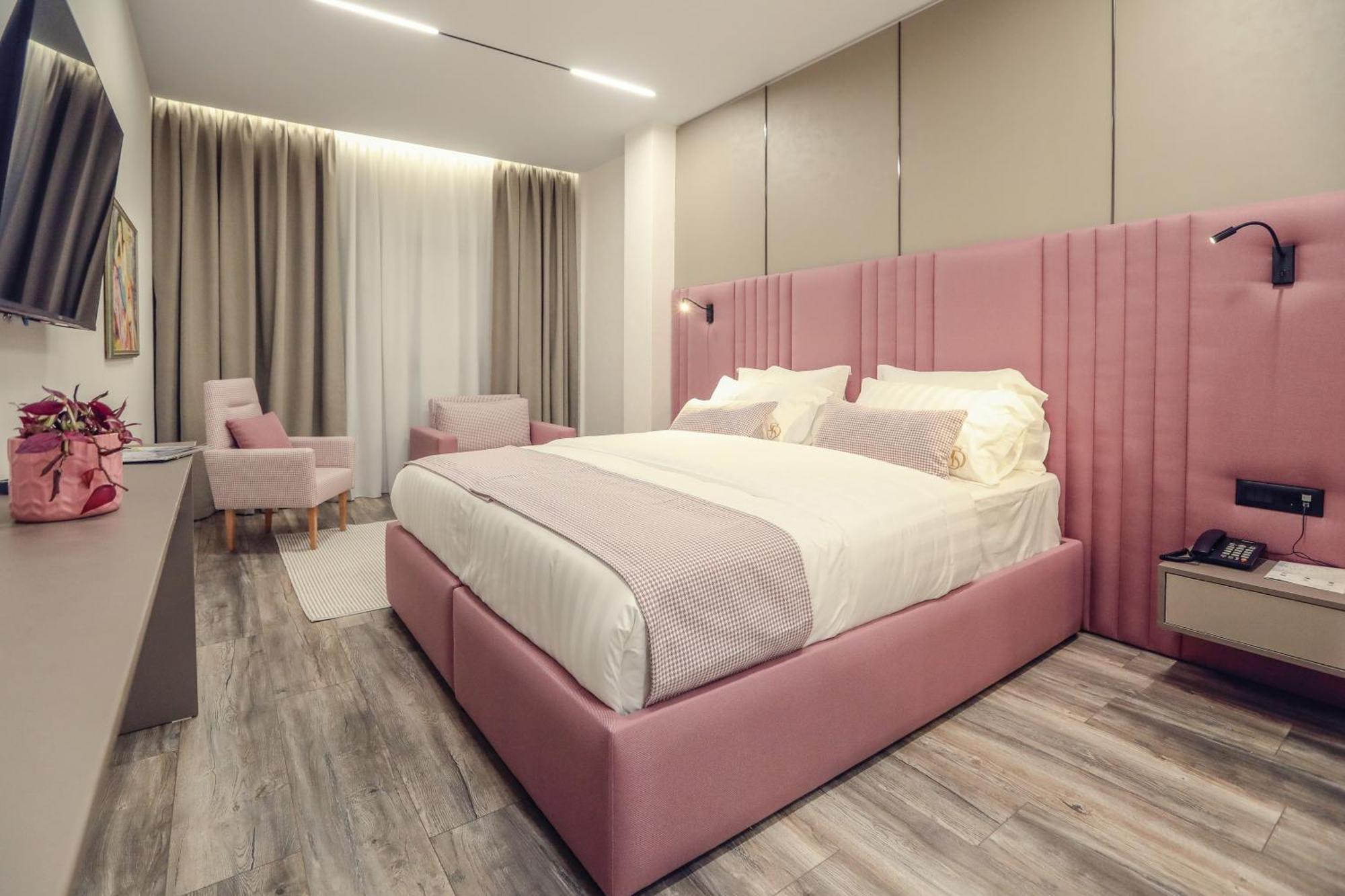 Hotel Dirista Shkodër Esterno foto