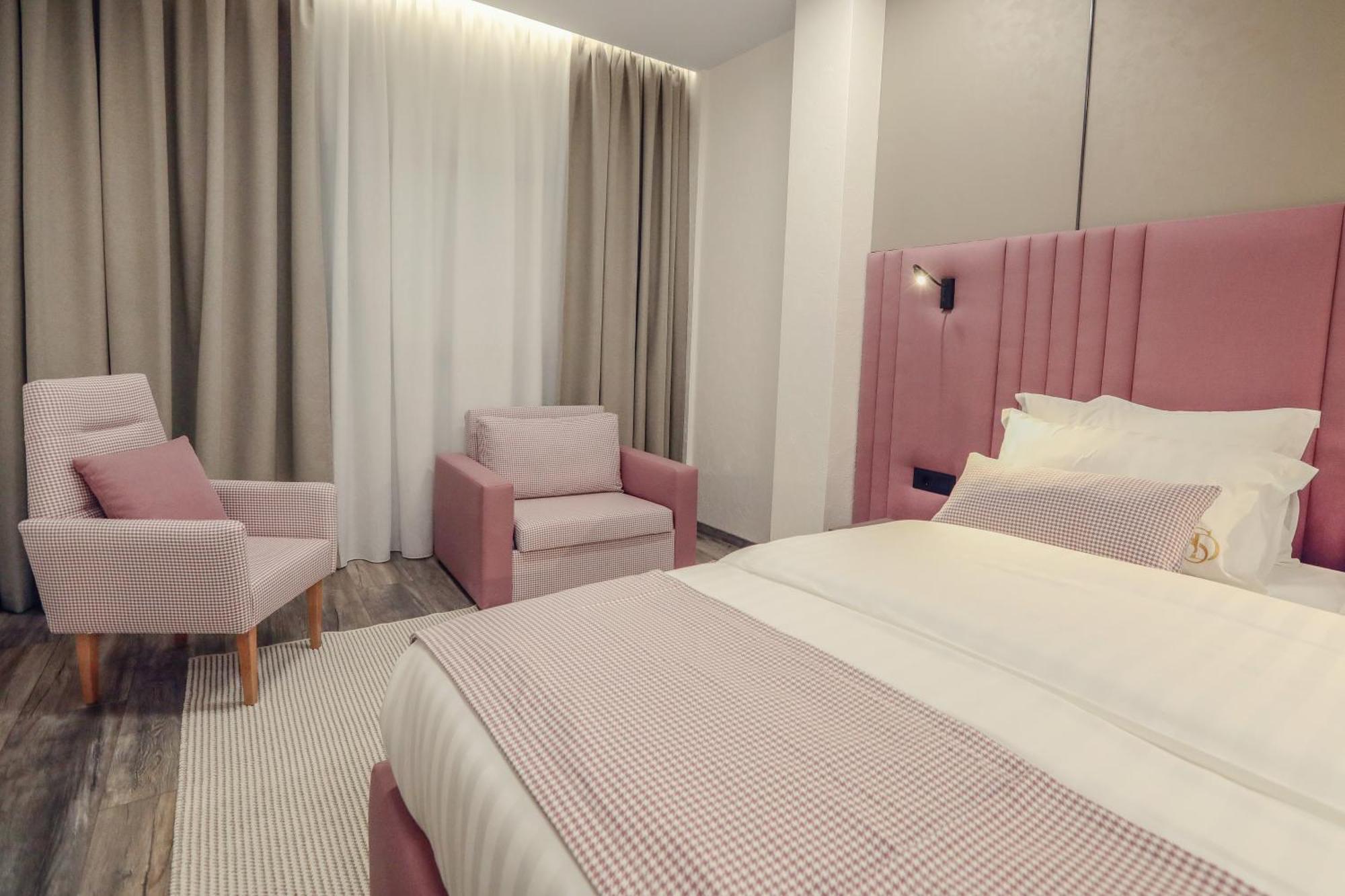 Hotel Dirista Shkodër Esterno foto