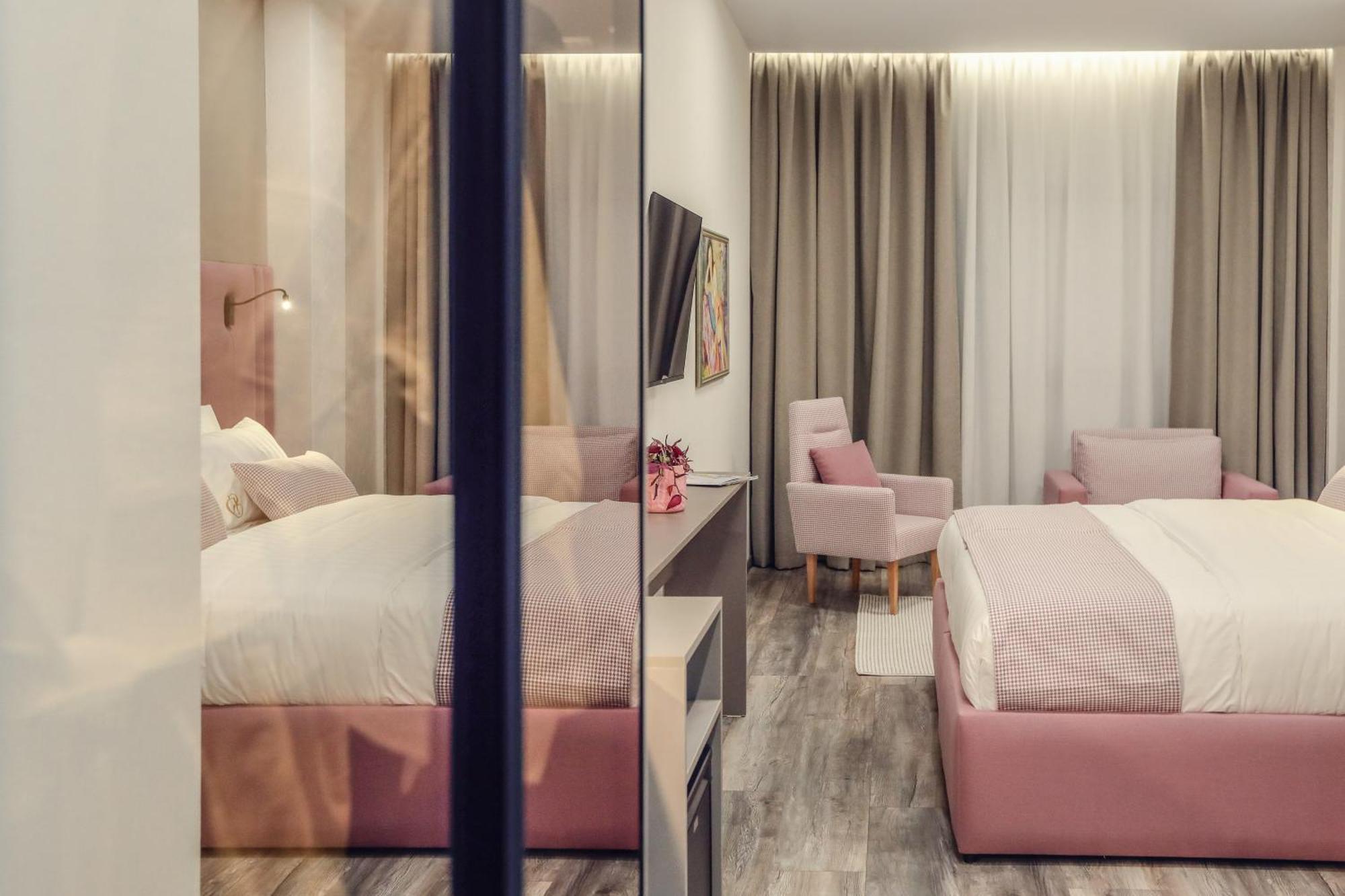 Hotel Dirista Shkodër Esterno foto