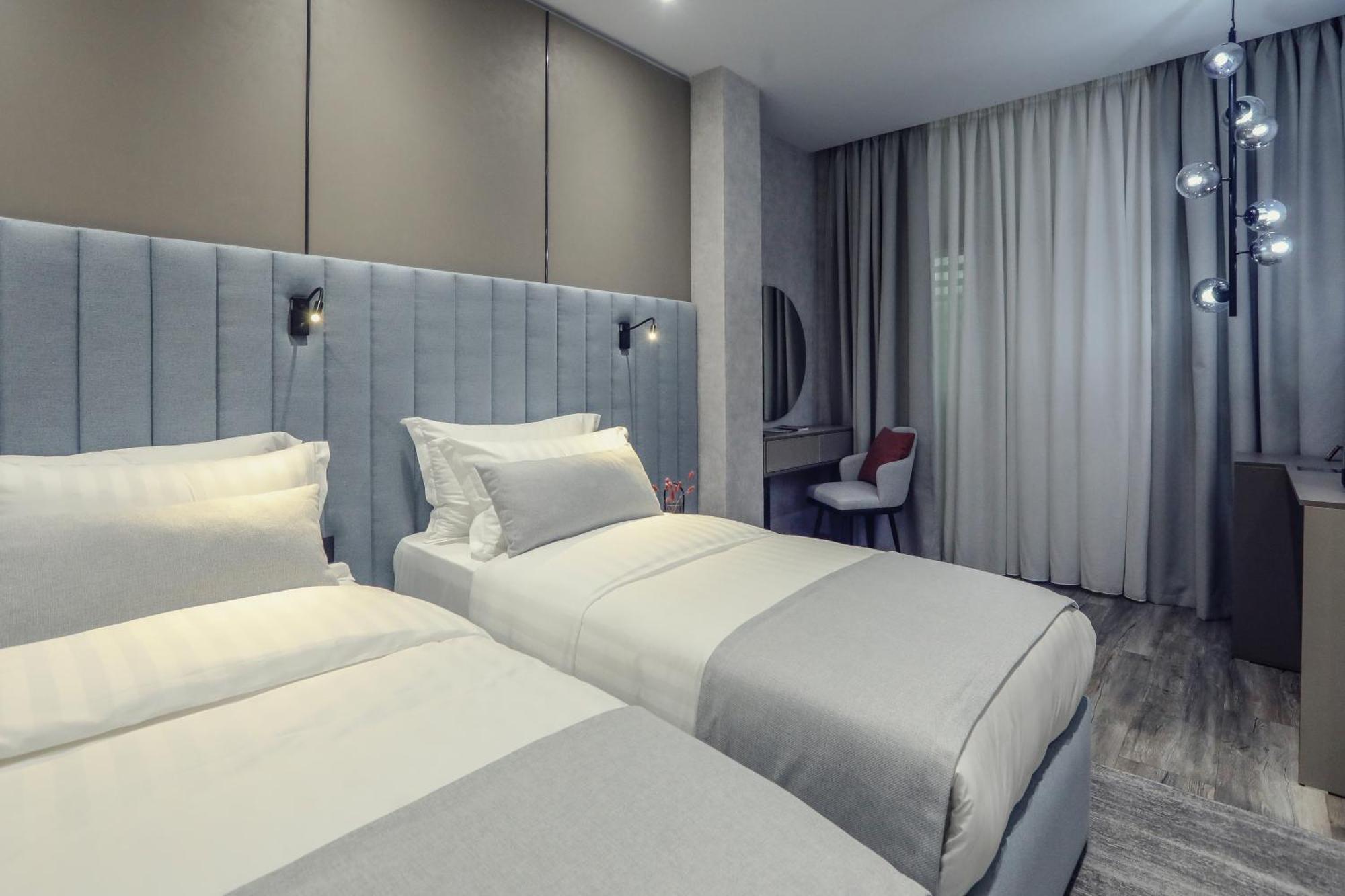 Hotel Dirista Shkodër Esterno foto