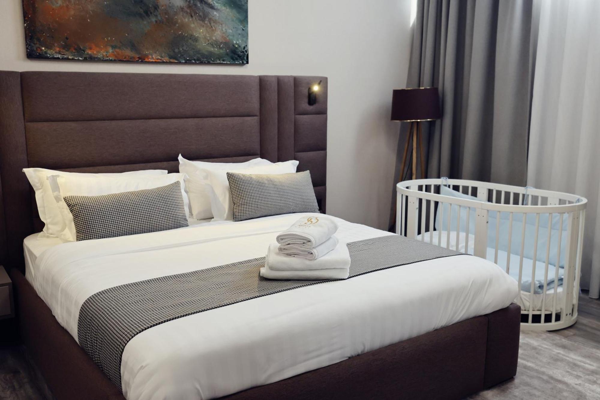 Hotel Dirista Shkodër Esterno foto